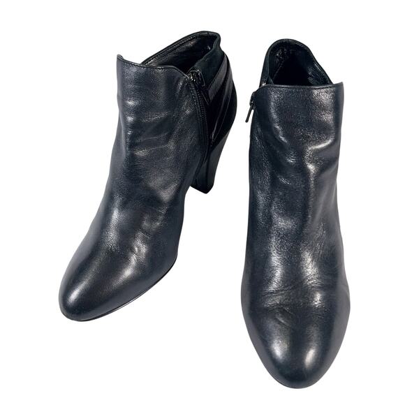 GIANNI BINI! BLACK SOFT, SUPPLE GENUINE LEATHER ELEGANT ZIPPER ANKLE BOOTS!SZ 8M - Picture 3 of 12